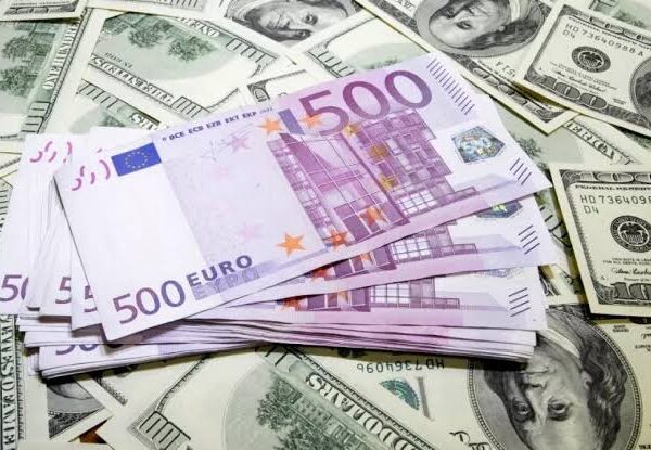 НБУ зафіксував ціни на валюти: євро зросло у покупці — Мінфін