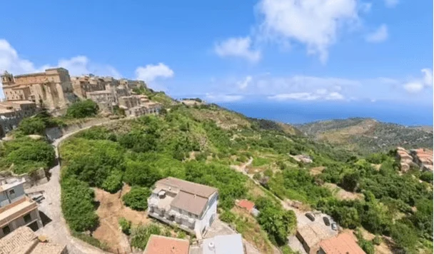 Location of the couple's house / © Travel Beans/YouTube