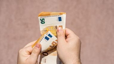 У першому кварталі 2027 року зарплати зростуть на 2,7%