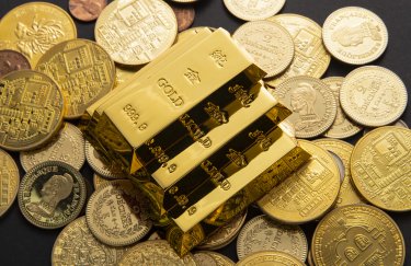 Падіння долара та дешевша нафта: чому ціни на золото й срібло пішли вгору
