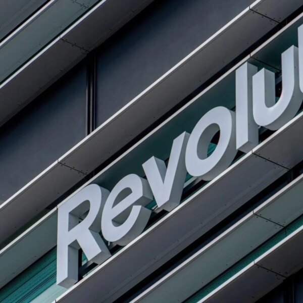 Revolut запустив у обіг у Польщі, Португалії та Данії прив’язаний до євро стейблкоїн EURR — Мінфін
