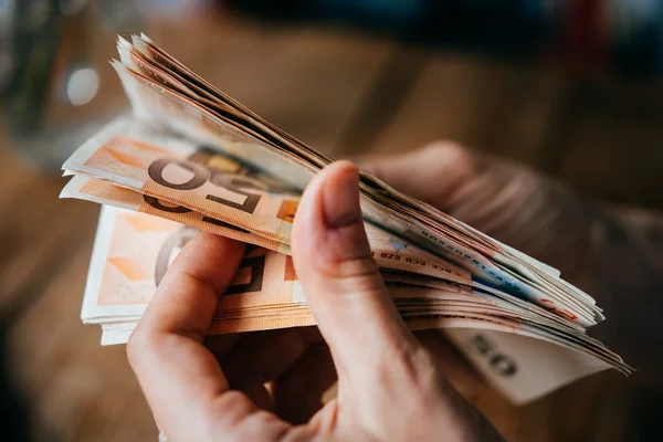 Польща чи Німеччина: де українці можуть заробити більше у 2026 році — Мінфін