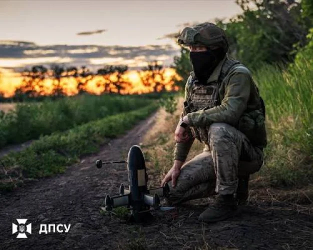 Голова МВС України Іван Вигівський повідомив, що підписав накази про виплату додаткових мотиваційних винагород військовослужбовцям Національної гвардії, Державної прикордонної служби та поліцейським поліції особливого призначення, які захищають державу на фронті.