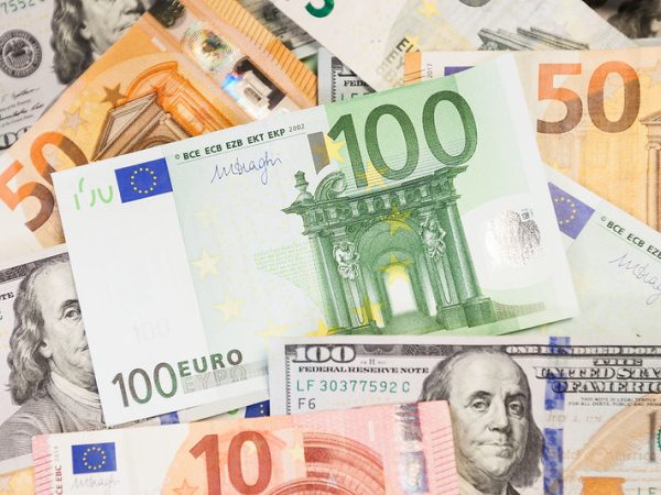 Курс валют на 3 серпня: скільки коштують долар та євро — Мінфін