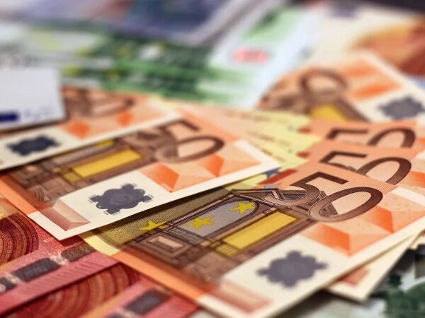 Курс валют у п’ятницю 31 липня: євро подорожчало на 17 копійок — Мінфін