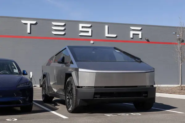 Tesla знову переглянула ціни на Cybertruck: вартість зросла на $5 тисяч — Мінфін