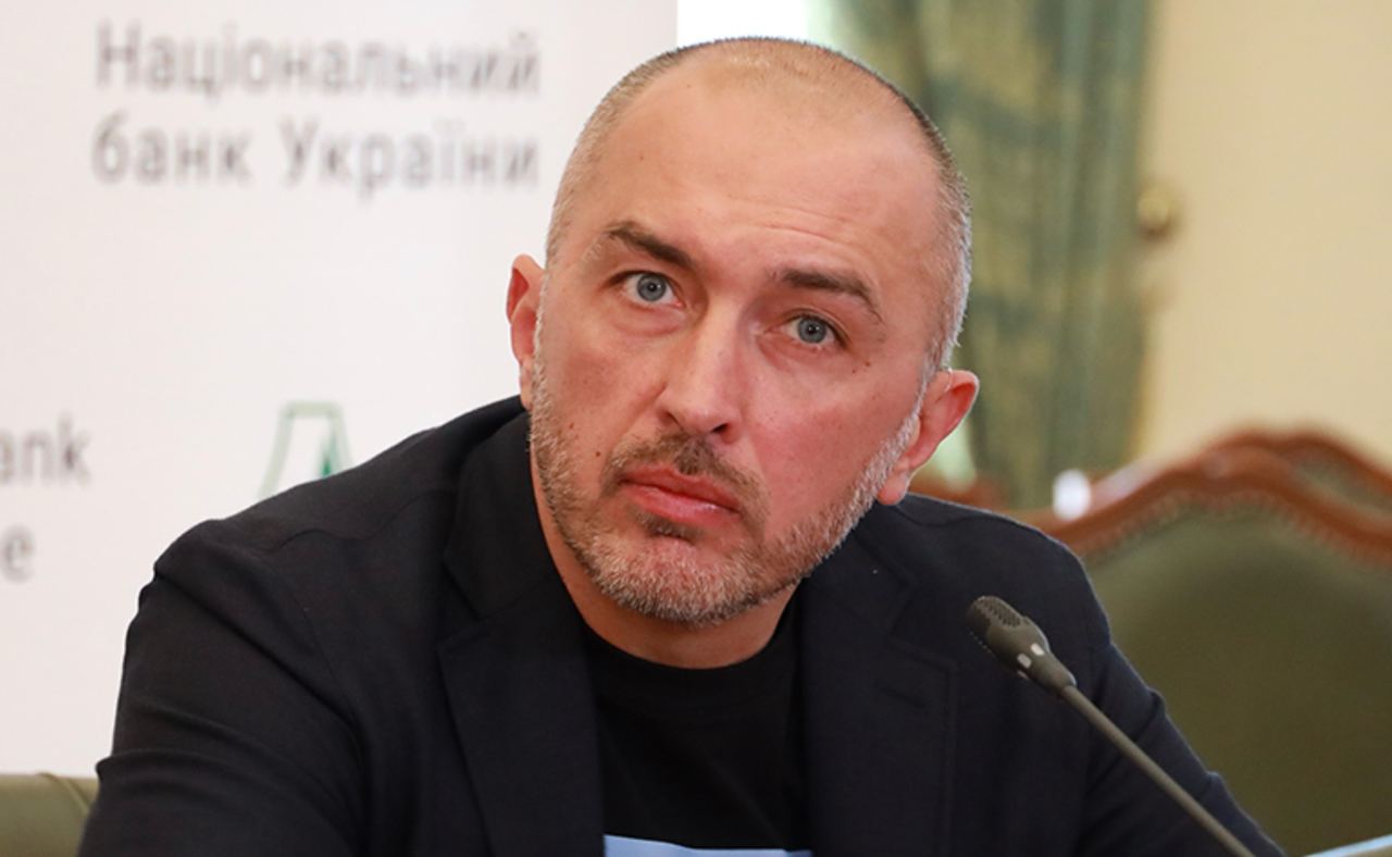 Верховна Рада викликала на засідання у четвер, 20 серпня, на 11.00 голову Національного банку Андрія Пишного для доповіді щодо ситуації довкола державного Сенс Банку.