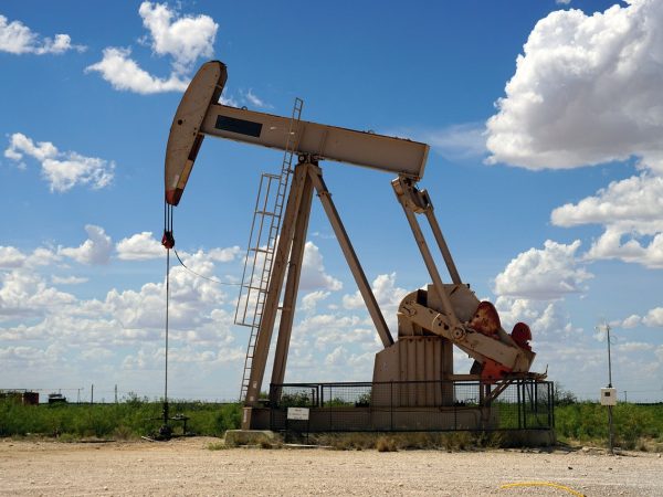 Нафта дорожчає на тлі нових ударів США по Ірану — Мінфін