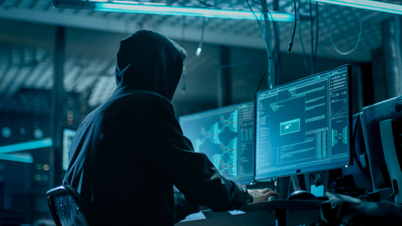 У Польщі заявили про масштабний кіберінцидент: з медичних систем могли викрасти дані 18 814 422 унікальних номерів PESEL.
