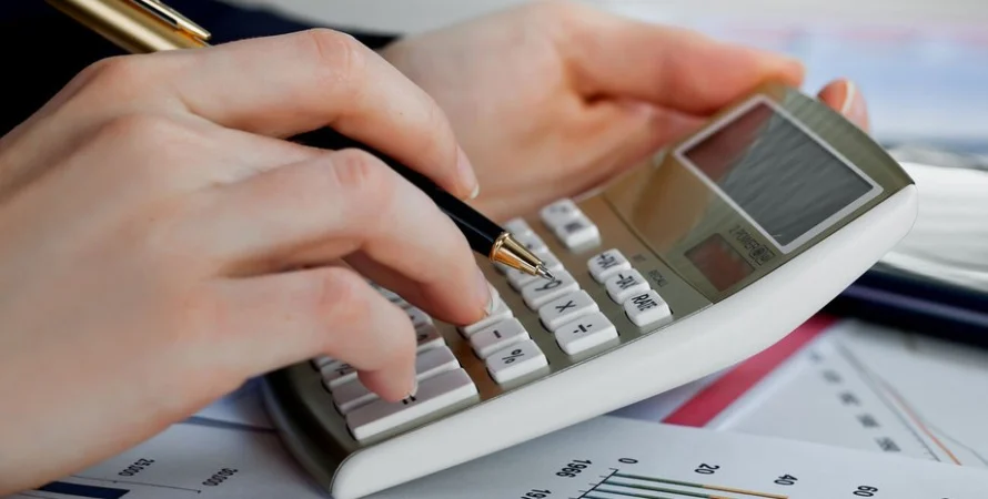 У Верховній Раді України зареєстрували законопроєкт 15449, який пропонує запровадити добровільний режим пільгового оподаткування для доходів домогосподарств.