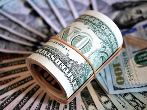 Курс валют на 5 серпня: долар подешевшав на 5 копійок — Мінфін