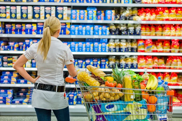 Українцям не варто запасатися хлібом чи іншими базовими продуктами, адже проблем із дефіцитом продовольства в Україні наразі немає.