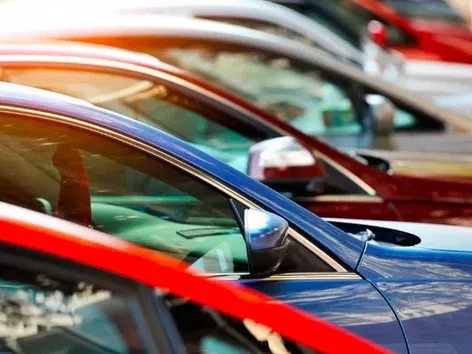 Українці ввезли понад 23 тис. вживаних авто за місяць: які машини обирали — Мінфін