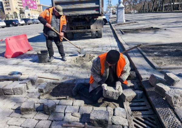 Харків: ремонт центральної бруківки
