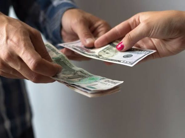 Дві третини батьків продовжують фінансово утримувати дорослих дітей покоління Z — дослідження — Мінфін