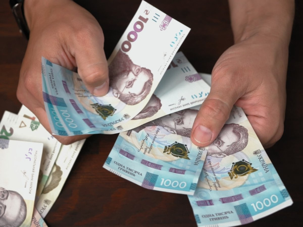 84% доходу тільки на виживання: як українці витрачають гроші і що мріють змінити — Мінфін