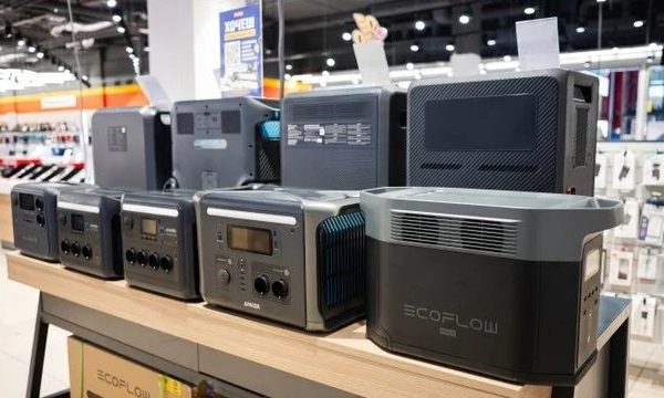 Продажі зарядних станцій у мережі “Епіцентр” зросли на 28%, на павербанки – на 44% на тлі масованих обстрілів