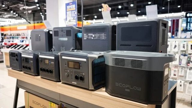 Продажі зарядних станцій у мережі "Епіцентр" зросли на 28%, на павербанки – на 44% на тлі масованих обстрілів