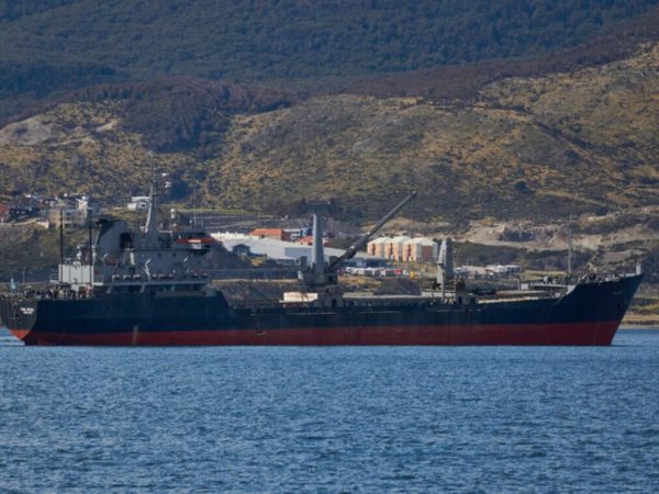 Джей Ді Венс попросив Україну не атакувати танкери біля Новоросійська — FT — Мінфін