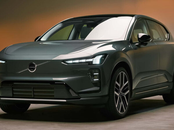 Нові Volvo обмінюватимуться попередженнями про небезпеку на дорозі — Мінфін