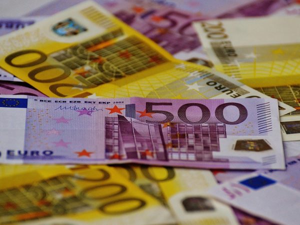 Євро подорожчало на міжбанку на 22 копійки — Мінфін