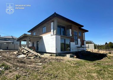 На Волині посадовець Укрзалізниці відрядив 17 працівників будувати свій будинок