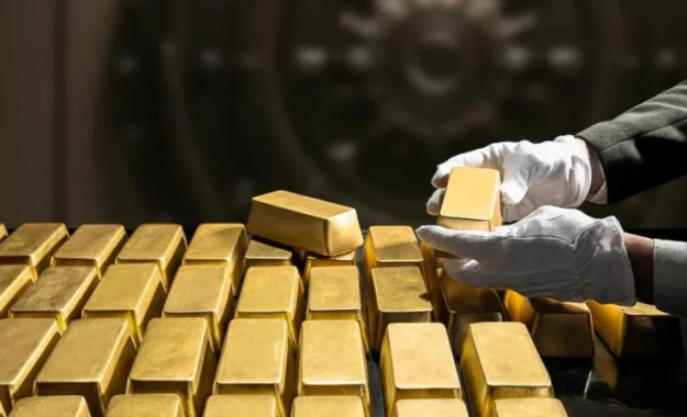 Золото почало новий тиждень на спотовому ринку на позначці $4354 за унцію після різкого зростання минулого тижня.