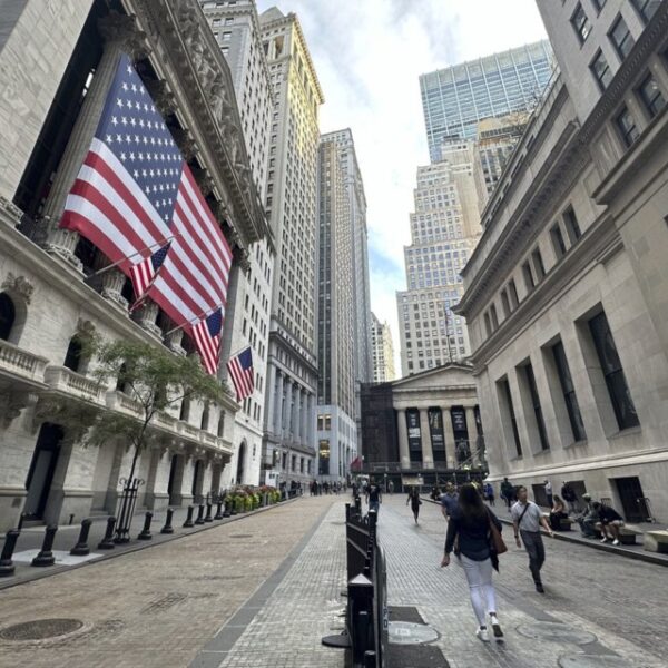 Wall Street втрачає страх: чому спокій на ринку може обернутися проблемою — Мінфін