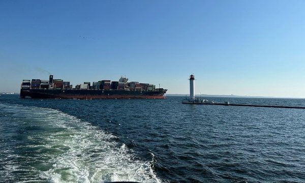 Аналітики оцінюють негативний вплив блокади українських портів в 0,6-0,9% ВВП, вказують на загрозу втрати деяких експортних ринків