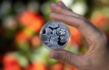 НБУ випускає срібну монету на честь "Червоної рути" монета