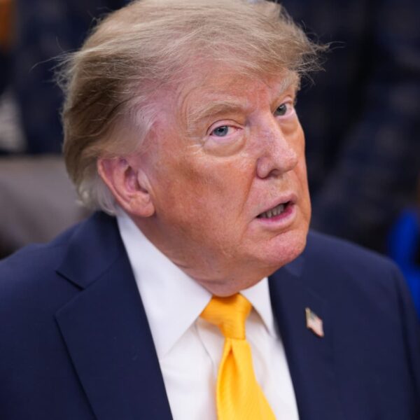 Трамп відхилив заклики до регулювання ШІ, розкритикувавши CEO Anthropic