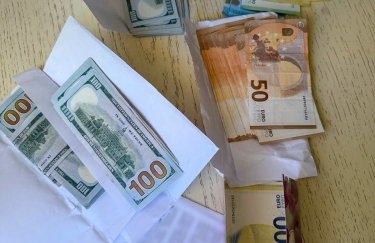 Корупція в податковій: посадовців викрито на вимаганні хабарів від бізнесу корупція