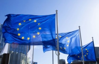 Україна отримала 3,3 млрд євро від ЄС на закупівлю дронів і ракет / Unsplash Прапор ЄС