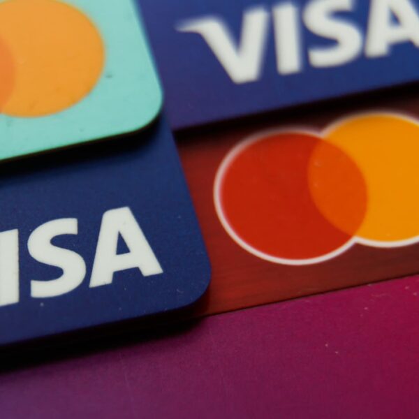 AI-стандарт платежів: Ant, Visa та Mastercard об’єднуються